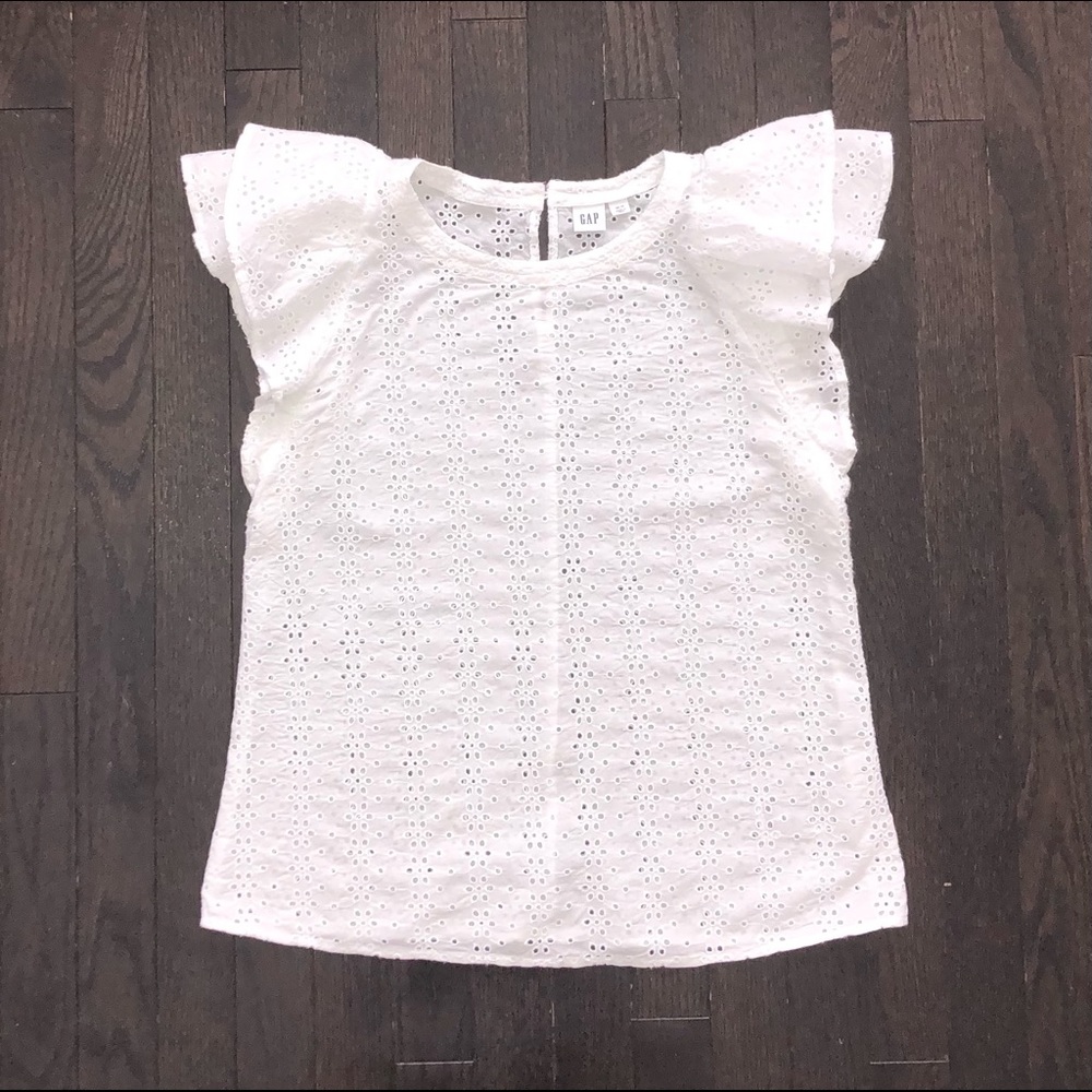 Size XS GAP eyelet flutter sleeve blouse